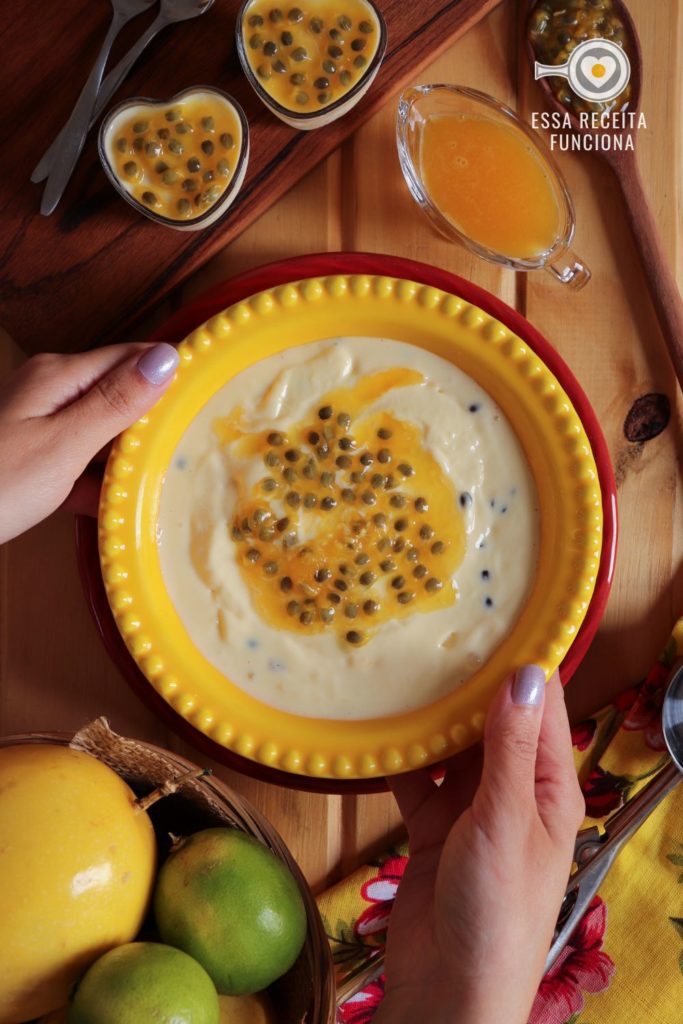 Sorvete de maracujá no liquidificador Essa Receita Funciona