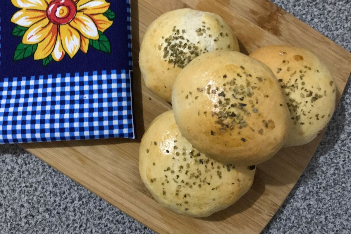 Pão recheado fácil