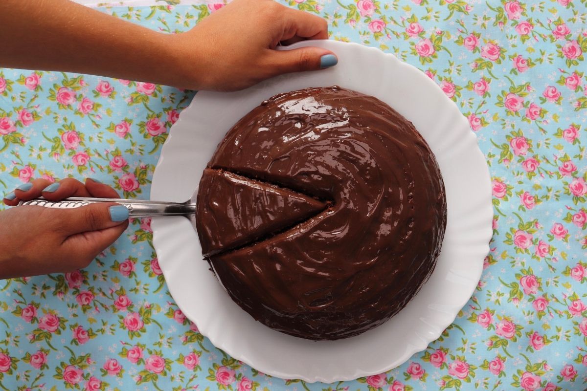 Bolo de chocolate simples