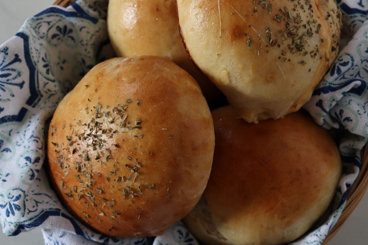 Vale a pena fazer de novo: pãozinho recheado fácil