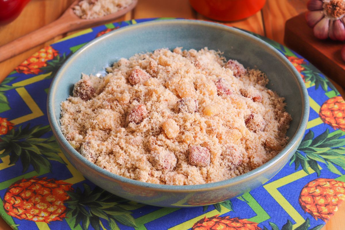 Farofa de abacaxi e bacon