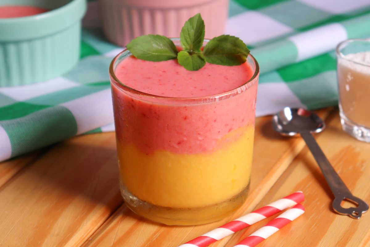 Receita de smoothie de manga e morango - Essa Receita Funciona