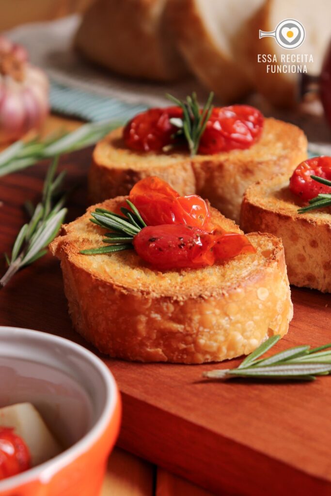 Bruschetta de tomate assado | Essa Receita Funciona